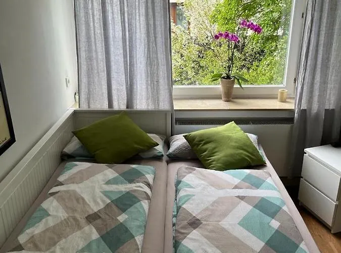 Private In Misburg, 公寓 *